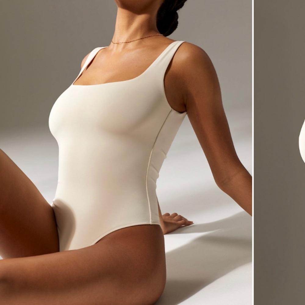 Babaton CONTOUR BODYSUIT in Sand